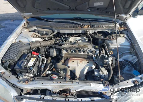 2002 Honda Accord 2.3 Vp из США, поврежденный, VIN 1HGCF86602A116500